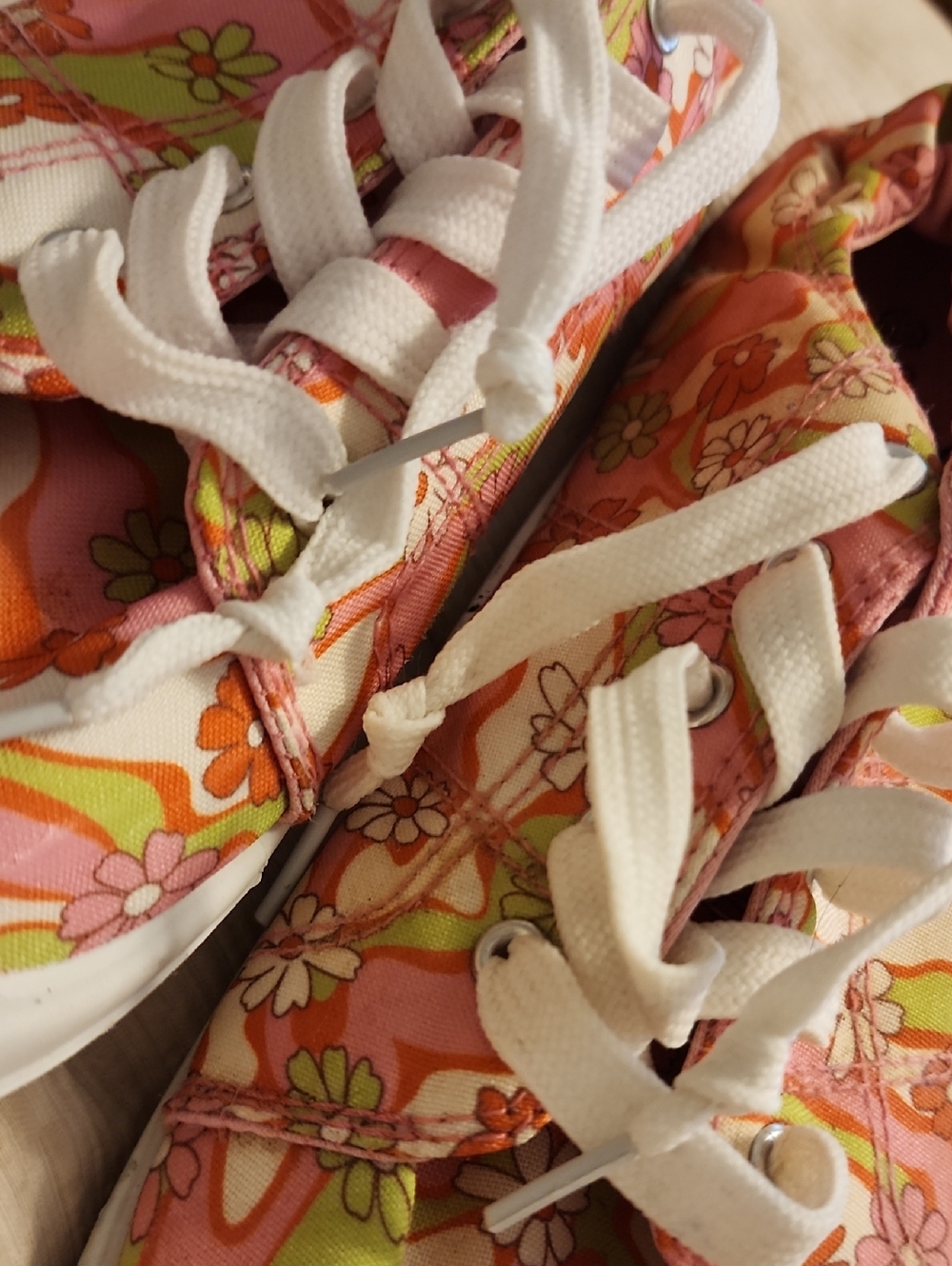 Sole Mates Womens Vibrant Pink Orange Green Floral Canvas Retro Sneakers Lace Up - Picture 10 of 10